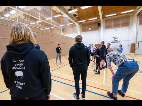 Opiskelijoiden kokemuksia Karstulan lukiosta