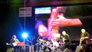 Steve Gadd & Friends live (HQ) - ID? (BJD 2009)