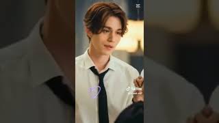 Download lagu ඉයෝන් ගේ පෙනූමට අපි පූස්සූ හැදිලා mp3