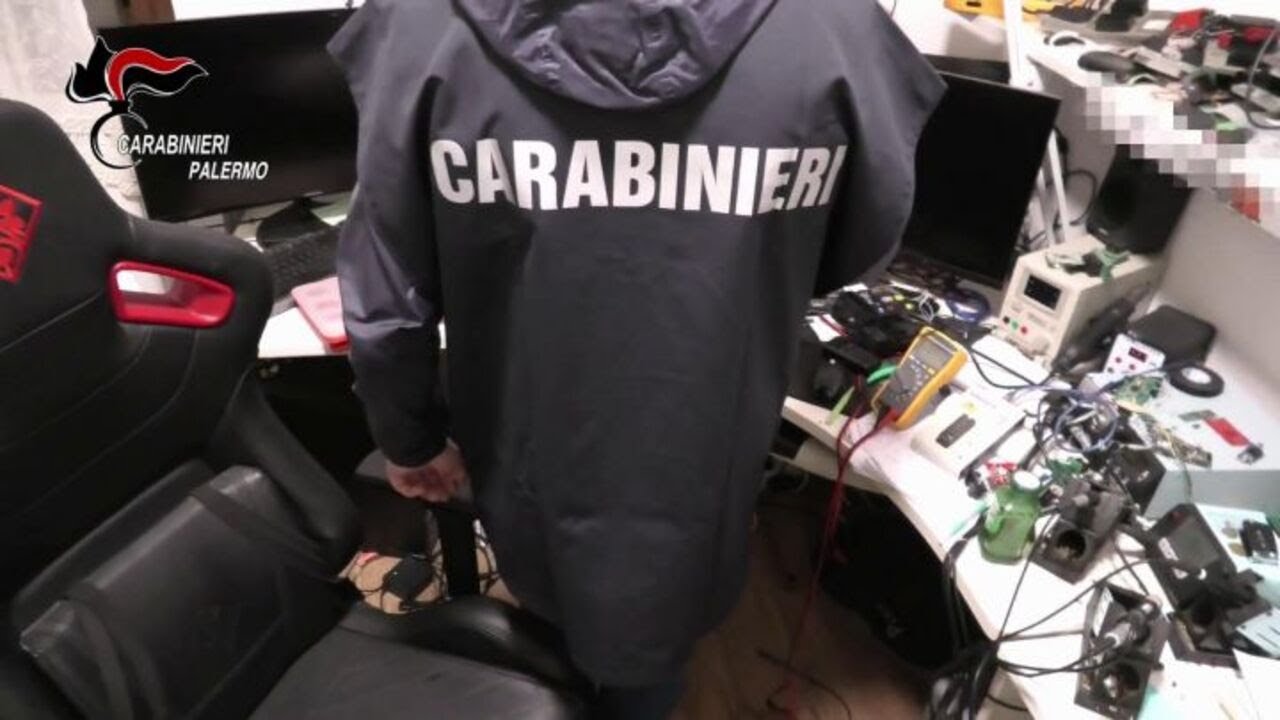 Banda Hi-Tech dei furti d'auto, perquisizioni tra Palermo, Alcamo e Milano