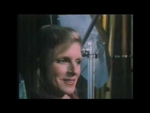 1983? Linda McCartney talks Photography with Paula Yates on The Tube