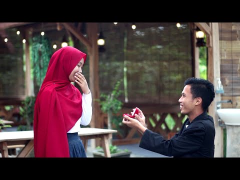 cowok-miskin-jadi-kaya-kisah-tukang-sapu-yang-dihina-film-pendek-baper-part-4-ft-wahyu-creator
