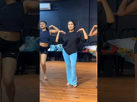එයා දැන් දැන්චින්ග් කරනවා ✨🫶🤭 #lovedance #lovemusic #kanchnaanuradhi #danching #musictodance #shorts