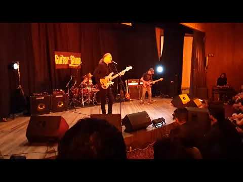 Billy Sheehan en Ecuador