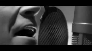 Robbie Williams Live - Eight Letters