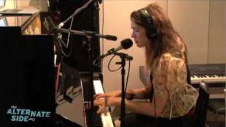 Imogen Heap - &quot;Half Life&quot; (Live at WFUV)