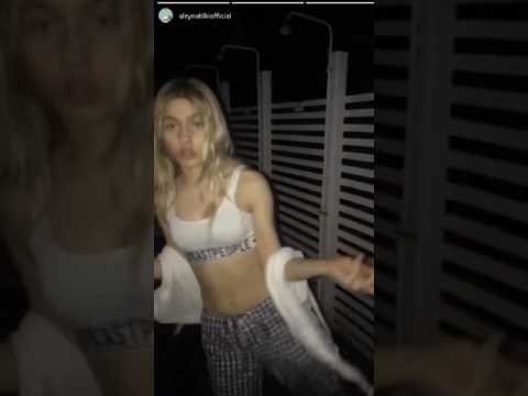 Aleyna Tilki Güzel Firikikleri Hertarafı Dışarda .