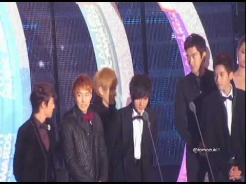 [Fancam] 111124 Melon Music Awards - Cute Leeteuk