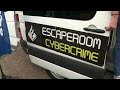 Jongeren mogen ontsnappen uit escaperoom in politiebus