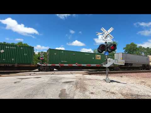 Lancaster Road Railroad Crossing Liberty, MO: Union Pacific Z Train