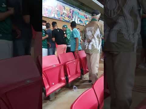 IRA JOVEM VAI PRA CIMA DA FACÇÃO E APANHA.(1)