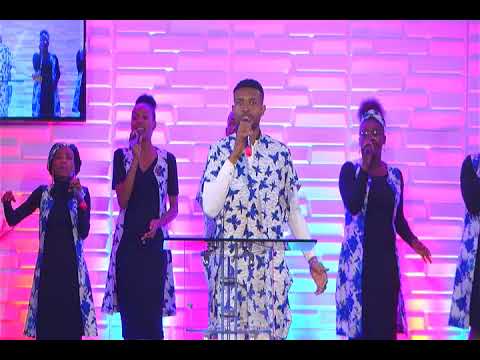 He's Redeeming the years, (cover) Henry &  VOM