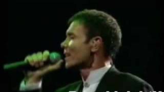 Cliff Richard Live - Ocean Deep (New Version)