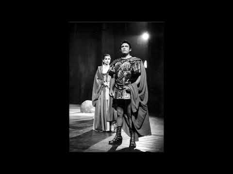 Maria Callas' chest trills versus Mario del Monaco's trumpet-like voice as they duel in Norma’s duet