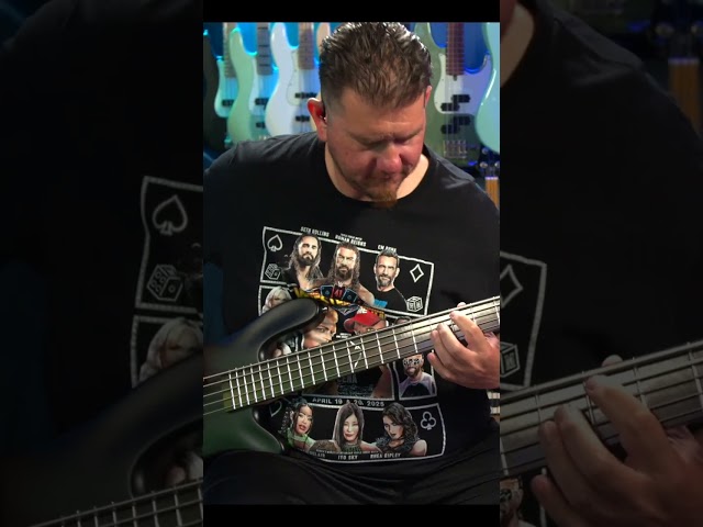 Vídeo relacionado con Metallica: 1983-1988 (Hal Leonard Bass Play-Along, 21)
