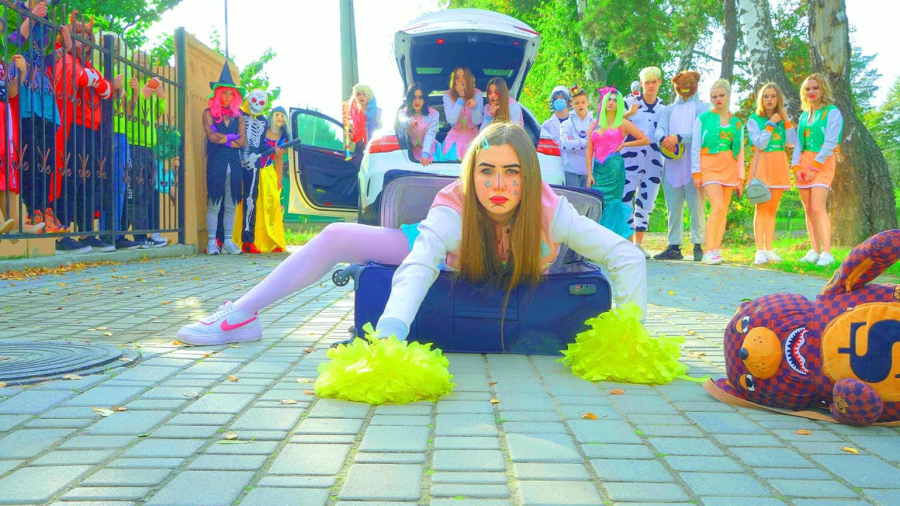 ХЭЛЛОУИН в ШКОЛЕ ЧЕРЛИДЕРШ