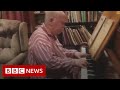 Composer with dementia hears piece for first time - BBC News