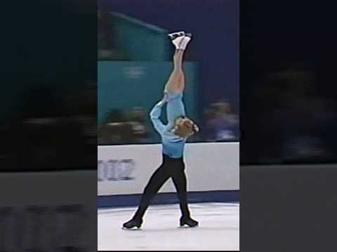 Most UNIQUE Lift in the 2002 Winter Olympics 🙌⛸️💫 #figureskating #skating #iceskating #olympics