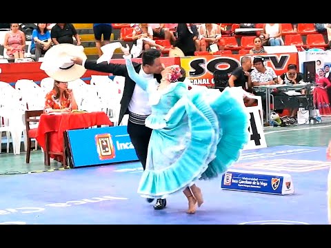 Sonando el cuero del tambor con Daniella Restrepo y Juan Del Aguila. 1ra Final Junior. Marinera 2020