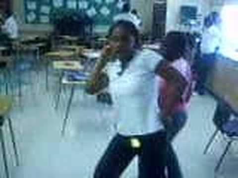 thriller 4 real kiki and momo