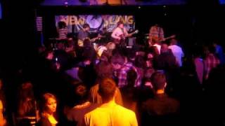 Surfer Blood &quot;Fast Jabroni&quot; live at New Slang