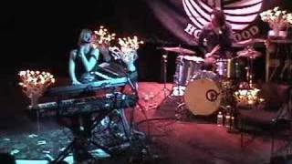 Charlotte Martin Four Walls Funeral Version (LIVE)