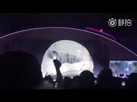 180113 BTS appears from the huge army bomb @ BTS 4th Muster Today