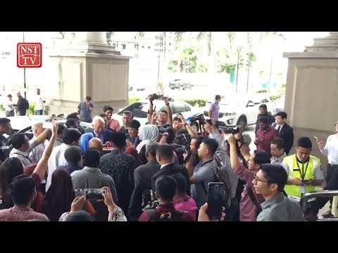 Najib celebrates birthday ahead of corruption trial