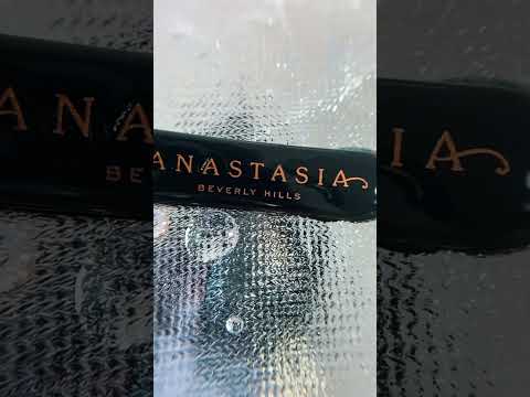 Anastasia Beverly Hills Precision Tweezers black