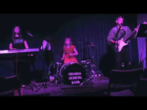 Children Medieval Band - Charts - live at "Across the Street"