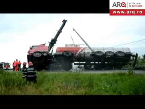 O cisternă cu păcură s-a răsturnat lângă Zerind