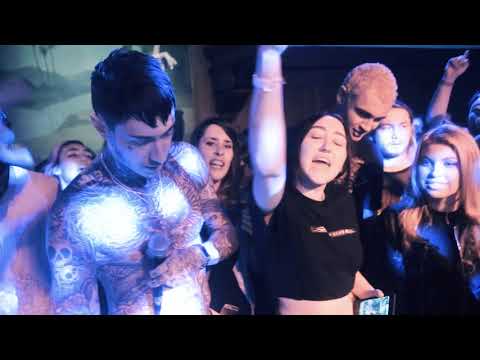 NOAH CYRUS AND TRACE CYRUS PLAY SHAKE IT by METROSTATION AT EMO NITE LA!