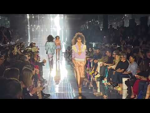Tom Ford — Spring-Summer 2023 Ready-To-Wear Collection Fashion Show