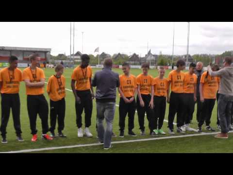 12 mei 2013 Huldiging VV De Meern B1, C1 en D1 - toespraak Jan Vermeulen en uitreiking medailles