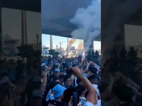 "Geral Do Grêmio - Deslocando Para Arena - Hoje Eu Vim Te Apoiar - Grêmio Vs São Paulo #suarez" Barra: Geral do Grêmio • Club: Grêmio