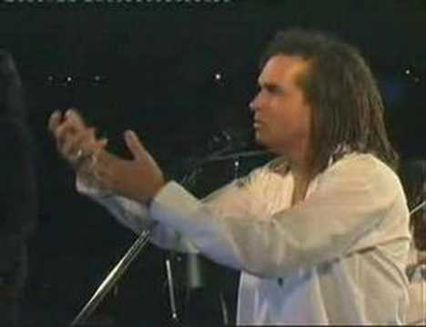 Wilkins - "Un Nuevo Amor" Live