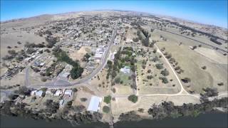 preview picture of video 'DJI Phantom 2 Over Gundagai Railway Bridge'