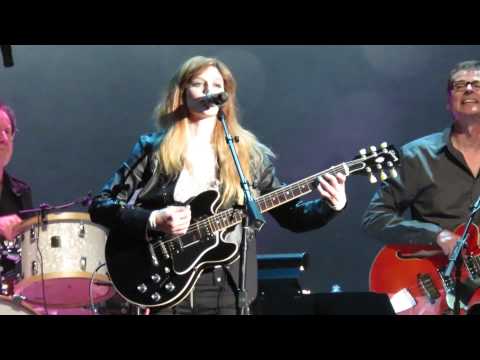 Aubrey Peeples (Layla Grant) - My Heart Don't Know When To Stop