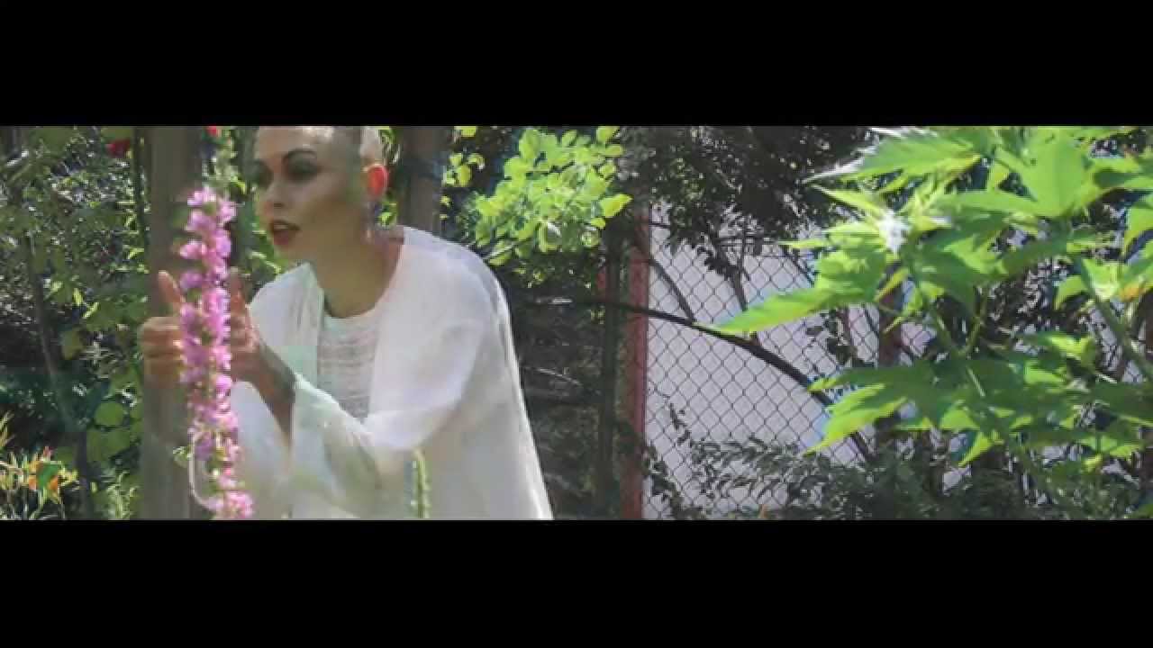 Nina Sky ft Smoke DZA – “Stoners”