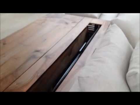 Mueble motorizado para TV de 65"