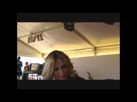 Le Guru (Robyberta84, Rosymakeup83, Kikoecomakeup) ne: 'Il divano maledetto!'