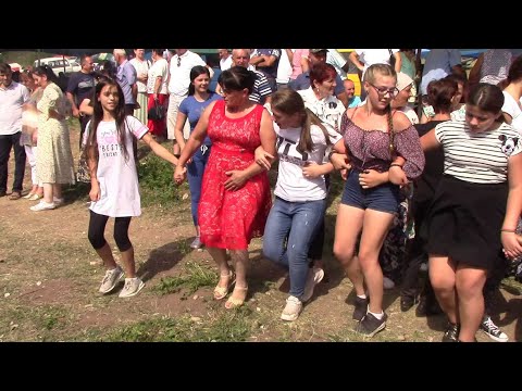 🔴 Mama i ćerka kolo vode - Lukomir - Bjelašnica - Amko Bend - Bosanski teferič