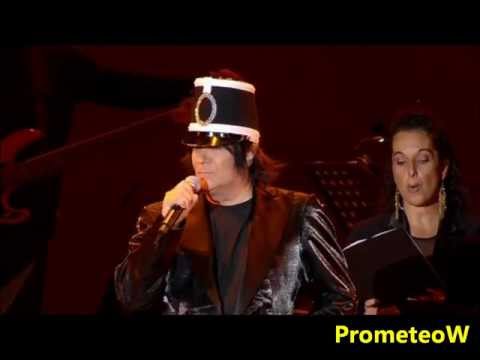 Videoclip de Siamo eroi (Live) — Renato Zero