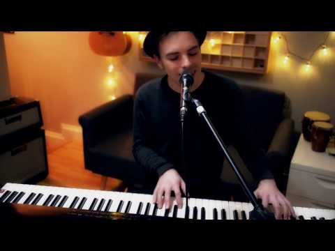 Chris Kennedy Piano & Vocals