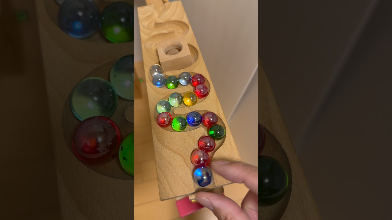 小さな大工さん、HABAくねくねスロープ、ビッグサークルにビー玉を転がす。ASMR  癒し音　③