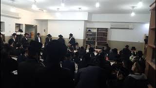 הרה"ג הרב וועכטר שליט"א כ"ו חשון תשפ"ה - ליקוטי שיחות חלק כ' שיחה י"ט כסלו חלק ב (הרב אברהם מנחם מענדל וכטר) - התמונה מוצגת ישירות מתוך אתר האינטרנט יוטיוב. זכויות היוצרים בתמונה שייכות ליוצרה. קישור קרדיט למקור התוכן נמצא בתוך דף הסרטון