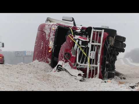 02/24/2022 Farmington, Missouri - FedEx truck jackknifed