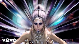 Kadr z teledysku Born this way tekst piosenki Lady Gaga