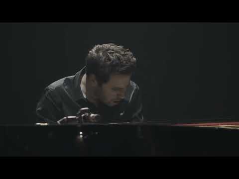 Remi Panossian Trio live - High Tech