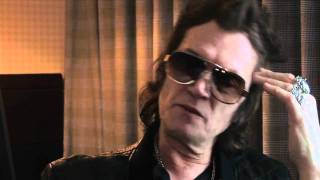 Glenn Hughes reveals in book: &#39;I went to the edge of the cliff of insanity&#39;